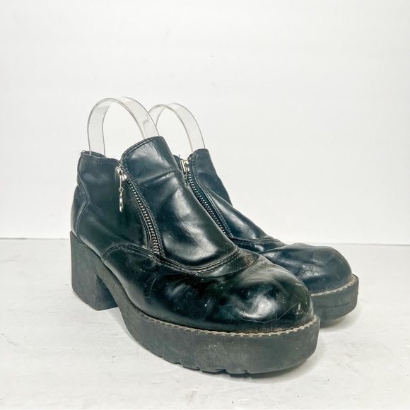 VTG Y2K Fashion Bug Chunky Dr. Martens Look Platform Heeled Black Zip Up Shoes - Picture 1 of 7